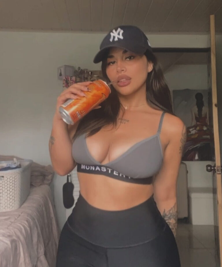 LatinWomanLove image 1